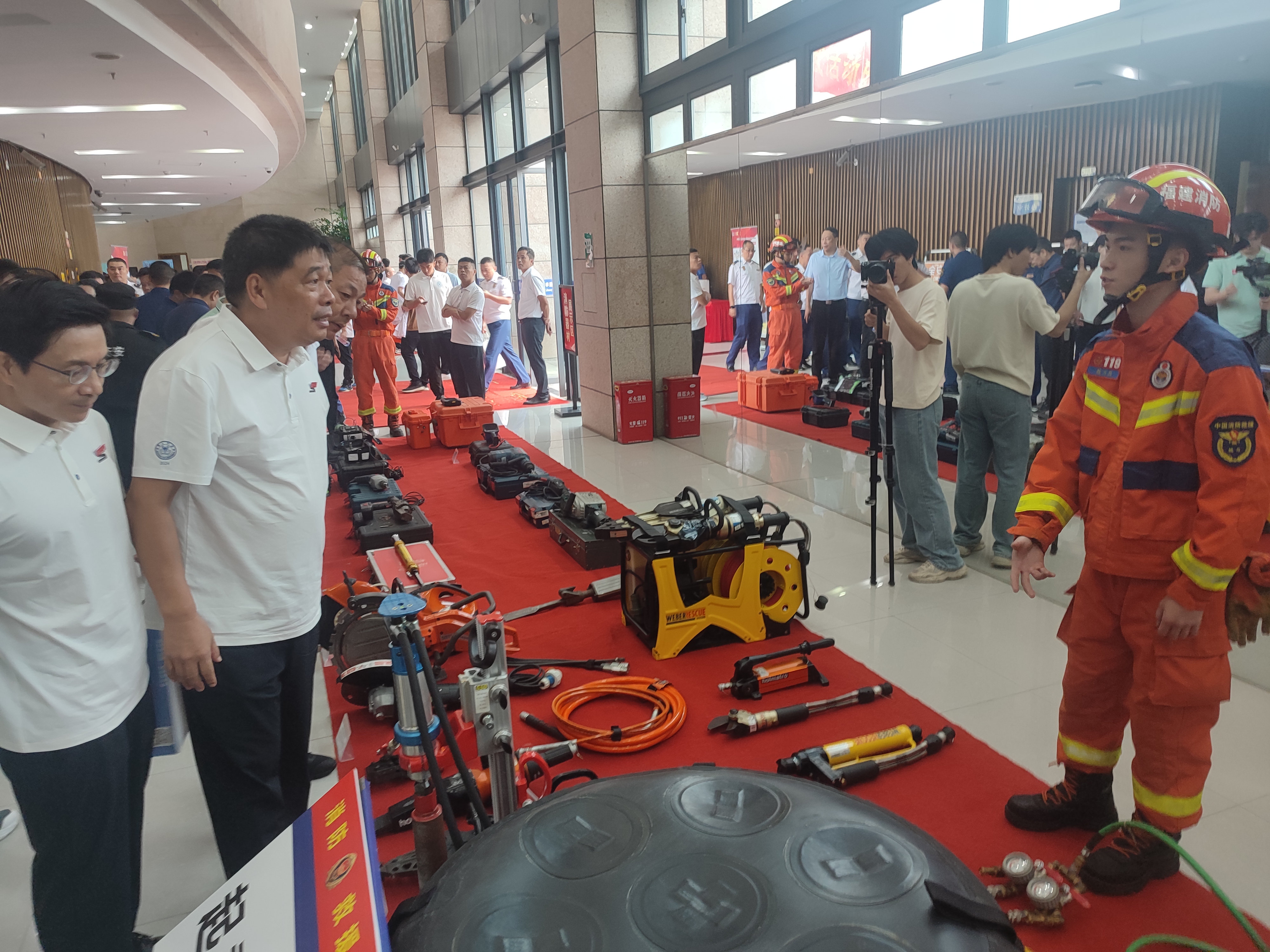 c3fc3461a98a4efa12f95ba5fb1c8351_.jpg c3fc3461a98a4efa12f95ba5fb1c8351_.jpg